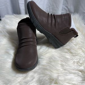 Savita bootie by Easy Street